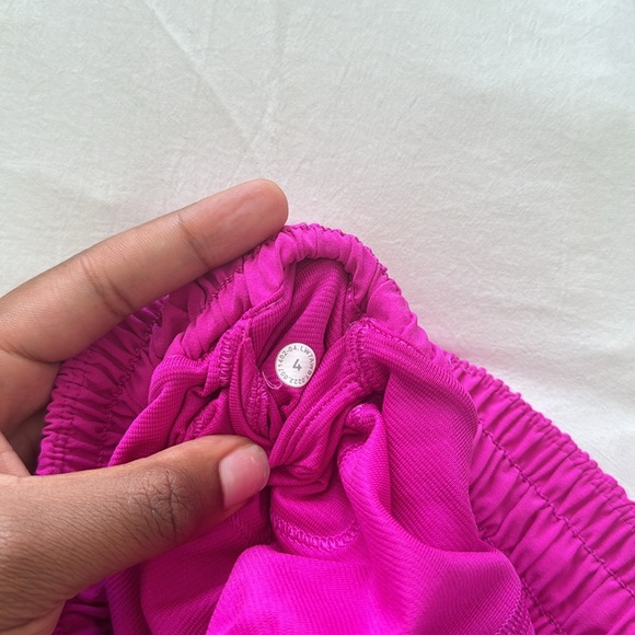 Lululemon Hotty Hot Shorts - Picture 2 of 2